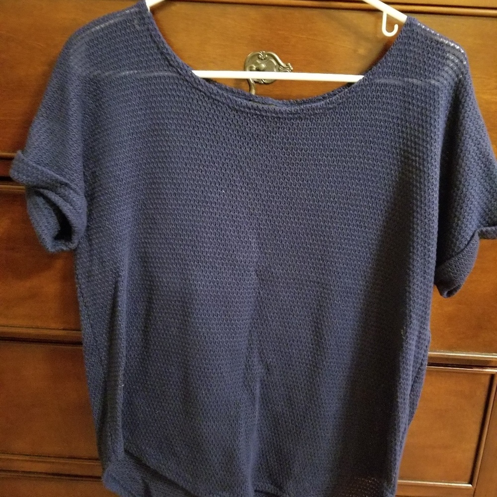 Short sleeve sweater top